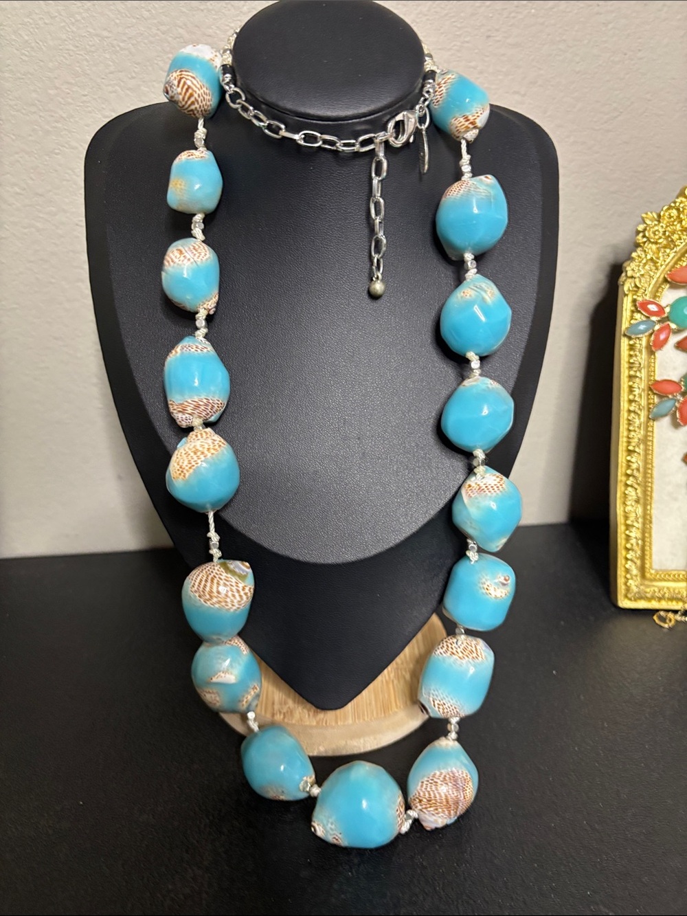 Chico’s Turquoise Sea Glass Chunky Statement Necklace Boho Resort Shell